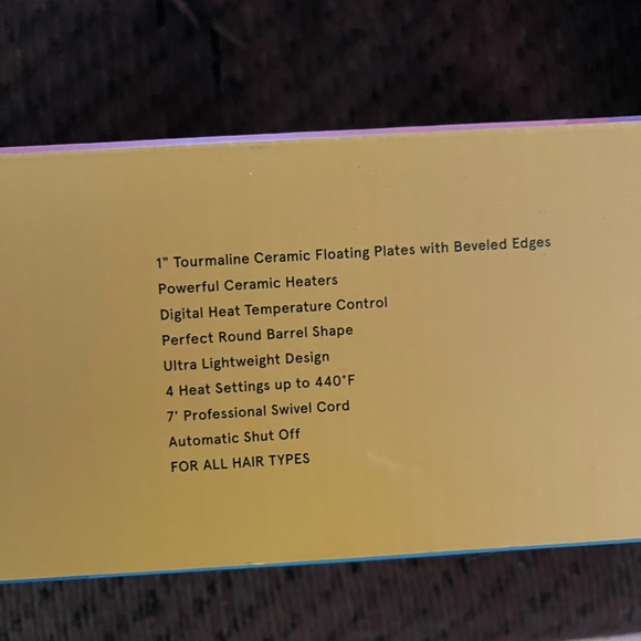 Drew Barrymore flat iron new in box Flower Beauty - Picture 3 of 3